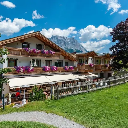 Hotel Garni Juchhof-3