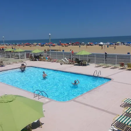 Fish Tales Boardwalk Inn & Ocean Mecca Motel-3