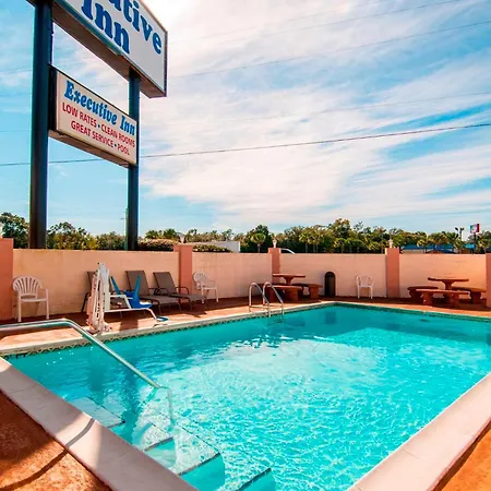 Executive Inn-3