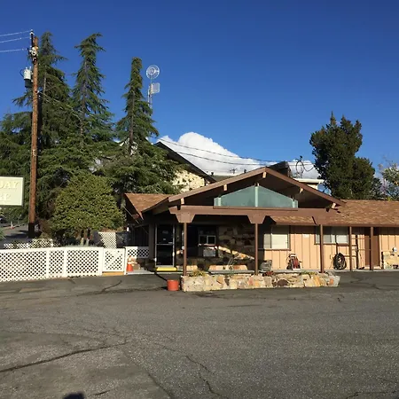 Holiday Lodge-3