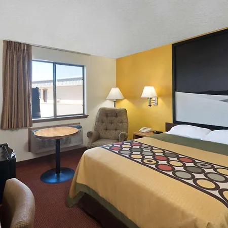 Super 8 By Wyndham Alamogordo - White Sands-3
