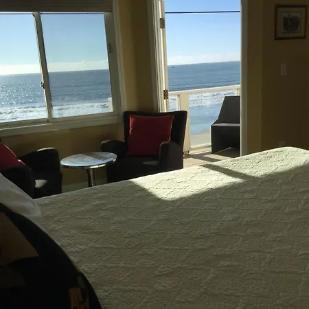 The Oceanfront Stay On Miramarbeach Hmb-2