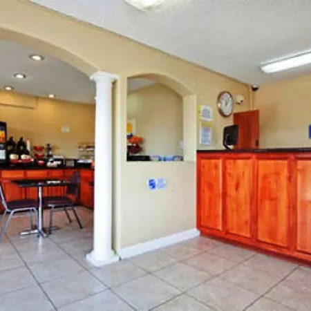 Days Inn By Wyndham Turlock-3