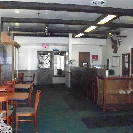Budget Inn And Suites - Des Moines-3