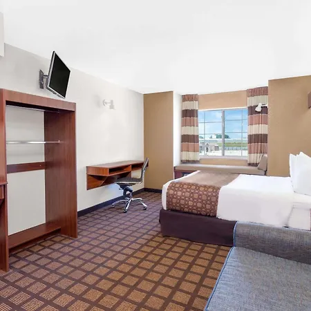 Microtel Inn & Suites By Wyndham Green Bay-3