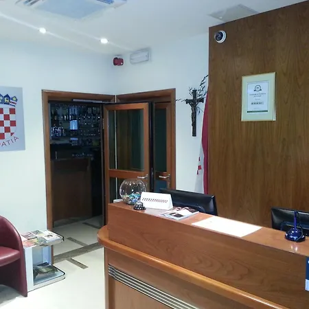 Hotel Croatia-2