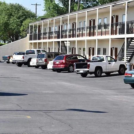 Town House Inn Cape Girardeau-3