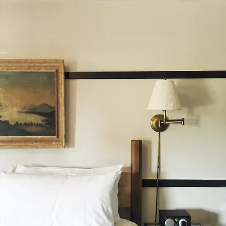 Brentwood Hotel-2