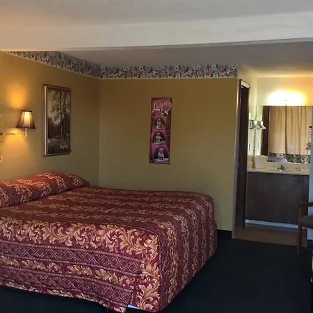 Dogwood Motel-3