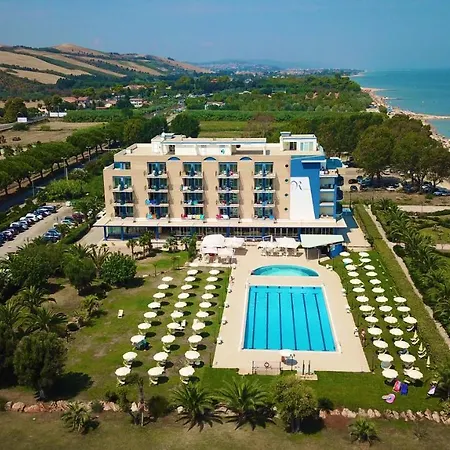 Roses Hotel-2