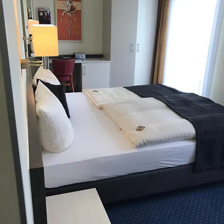 Parkhotel Neubrandenburg-2