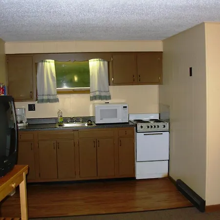 Red Carpet Inn On The Lake - Oneonta-3