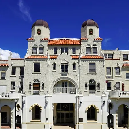 Renovated Studio In The Heart Of Palm Beach - Free Parking, Security Box-2