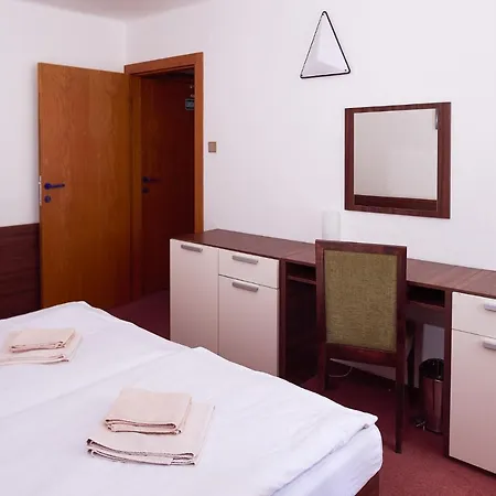 Hotel Echo-3