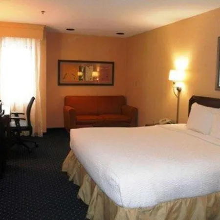 Quality Inn & Suites- Valparaiso-2