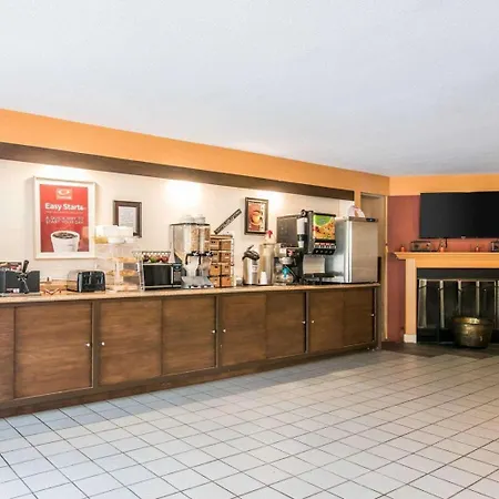 Econo Lodge Plymouth-3