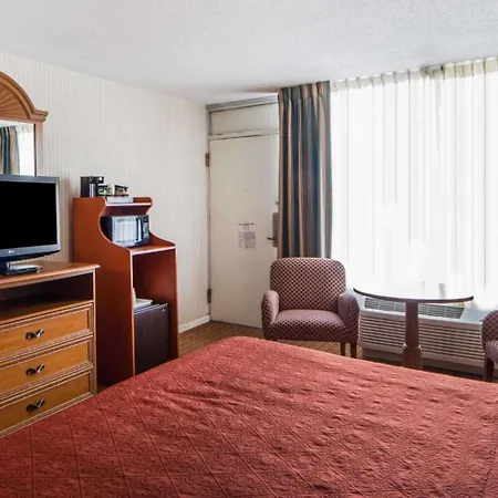 Quality Inn Ponca City Route 77-3