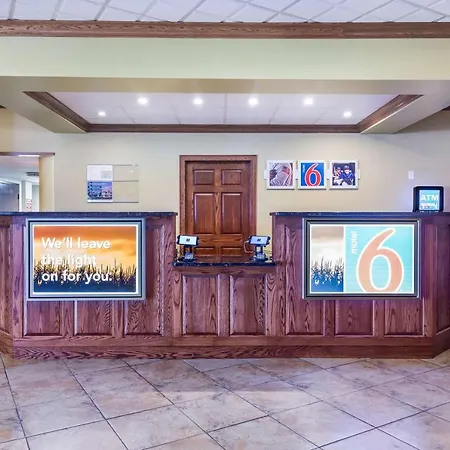 Badlands Inn & Suites-2