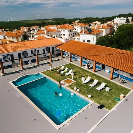Zulla Nazare'S Surf Village-3