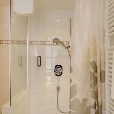 Elisabeth Hotel Garni-2