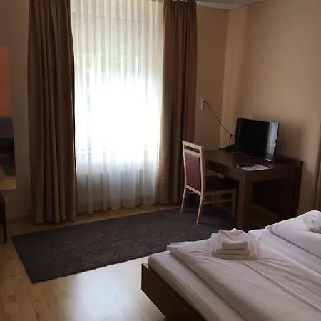Hotel am Charlottenplatz-2
