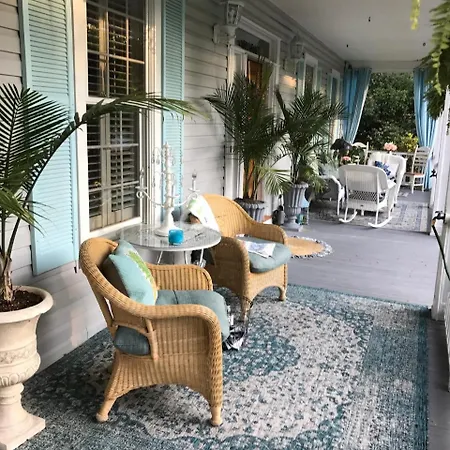 Caroline'S Bed And Breakfast-2