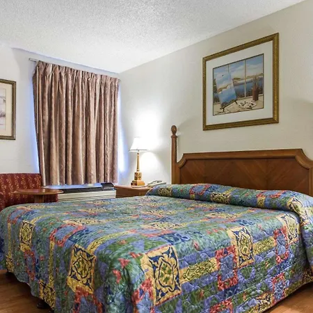 Solano Inn Vallejo Napa Valley - Six Flags-2