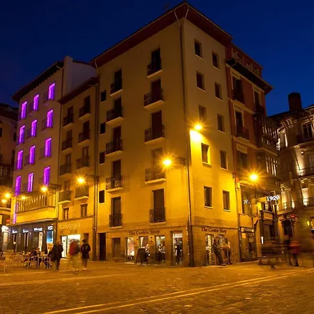 Hotel Pompaelo Plaza del Ayuntamiento&Spa-2