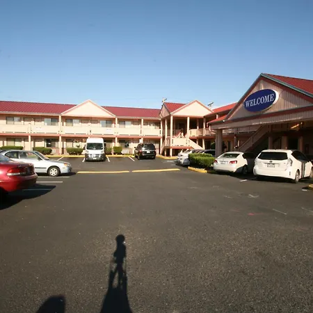 Welcome Everett Inn-2