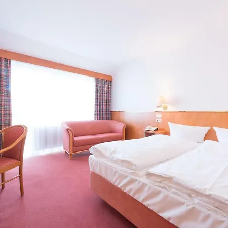 Vinothek Hotel - Boardinghouse-3