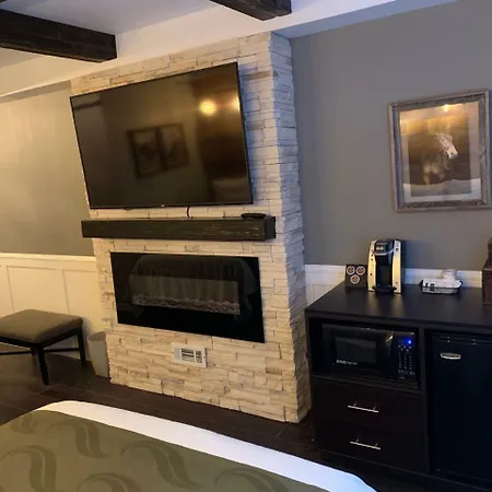 Cedar Stables Inn & Suites-3
