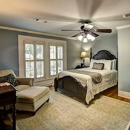 The Good House B&B-2