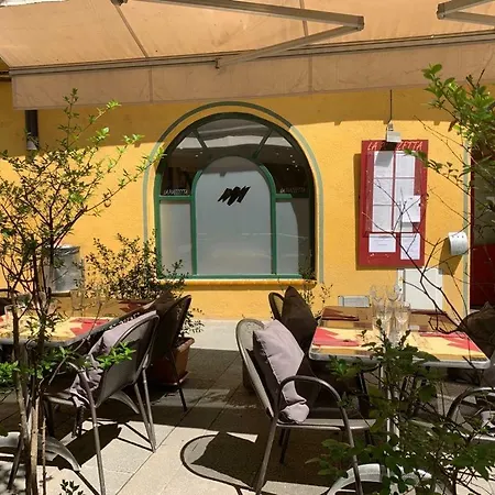 Hostal Del Ripolles-2