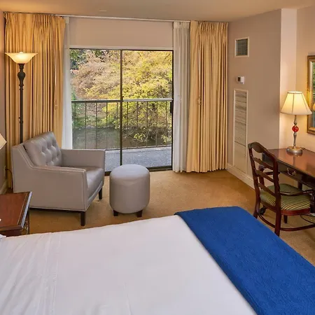 Inn At The Commons-2