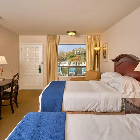 Inn At The Commons-3