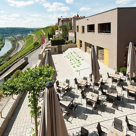 Schlosshotel Steinburg-3