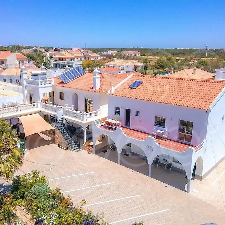 Residencia Quinta do Poço Guesthouse-2