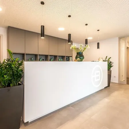 Motel B-2