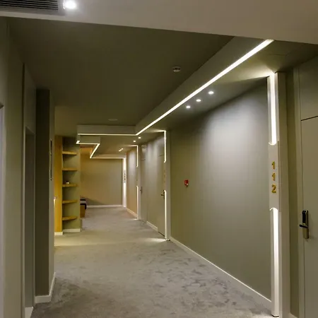 Hotel One-2