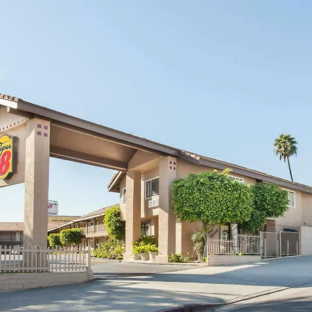 Super 8 by Wyndham Los Angeles/Alhambra-3