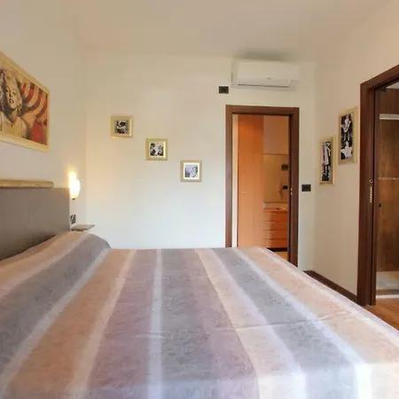B&B Holidays Artisti-2
