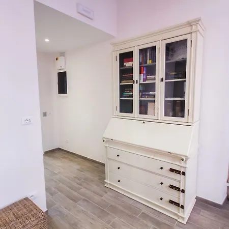 Emily Rooms-3