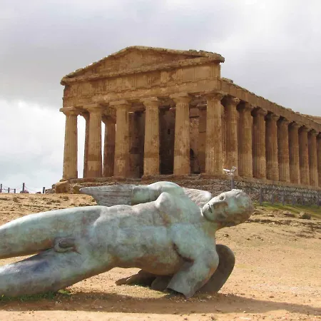Cavaliere Costa-3