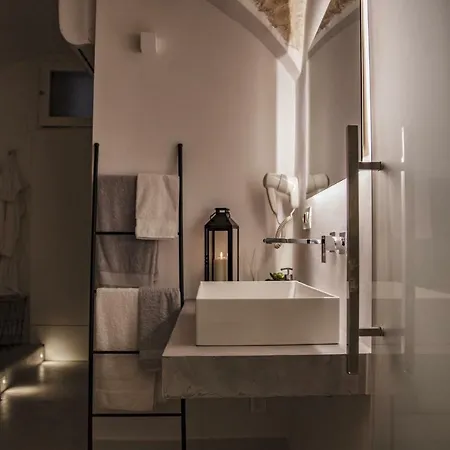 Levante Luxury Room-3