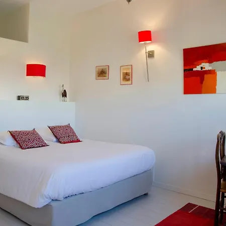 La Ferrade Chambres d'Hôtes B&B-2