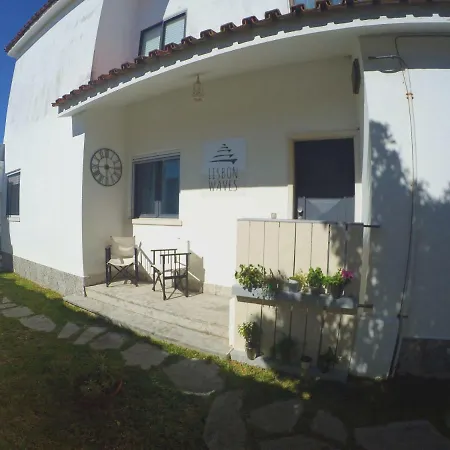 Lisbon Waves Surf Lodge-3