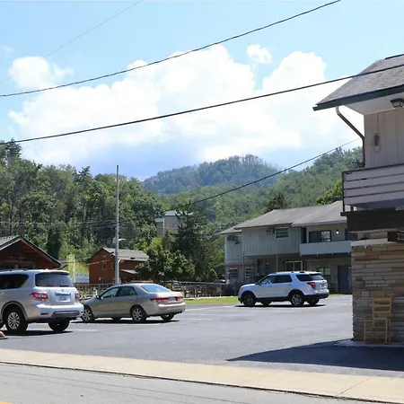 Bishop Inn Downtown Gatlinburg-2