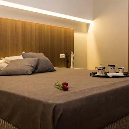 Le Affacciate Bruzie Home Guest House-2