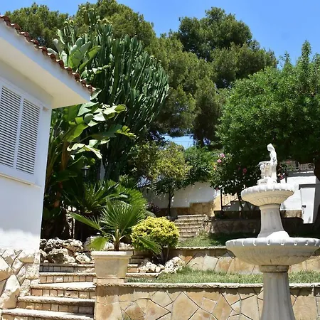 Villa Garden-2