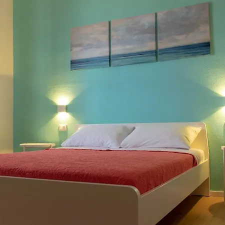 Mondello Beach Rooms - By The Sea-3